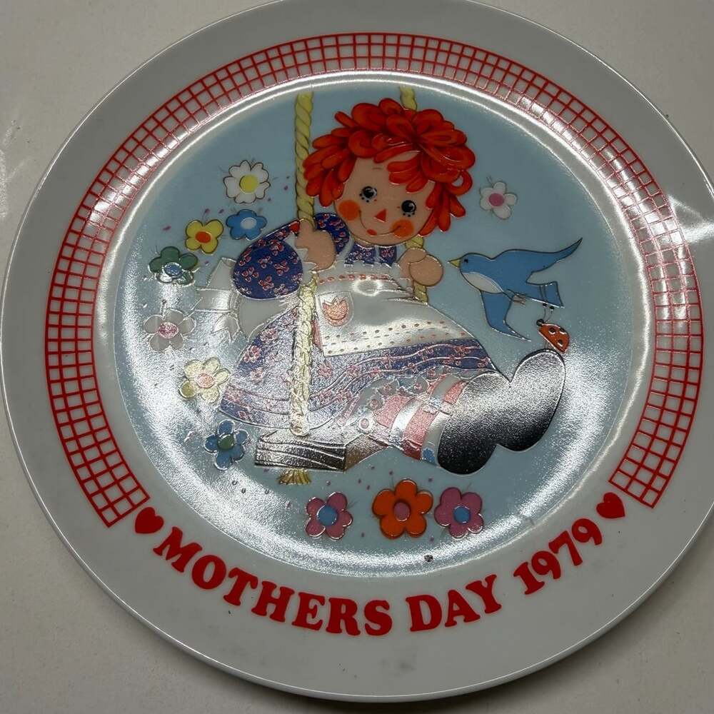 Schmid Raggedy Ann 1979 Mother's Day Collector Plate